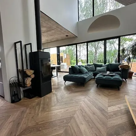 Vila Dom Z Basenem I Sauna, *