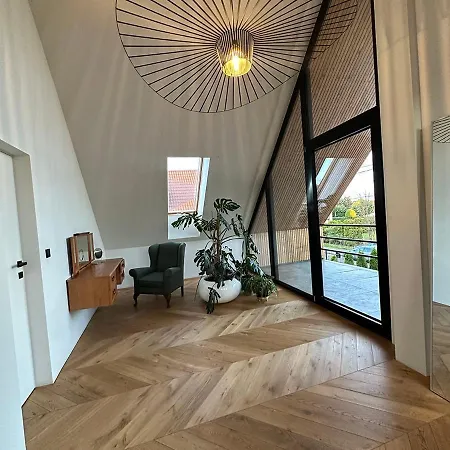 Dom Z Basenem I Sauna, Villa