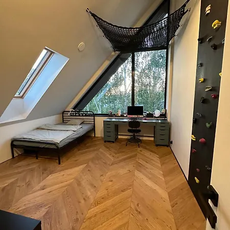 Vila Dom Z Basenem I Sauna, *